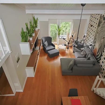 Spacious With Bathtub And Balcony In By Renters * Varsóvia